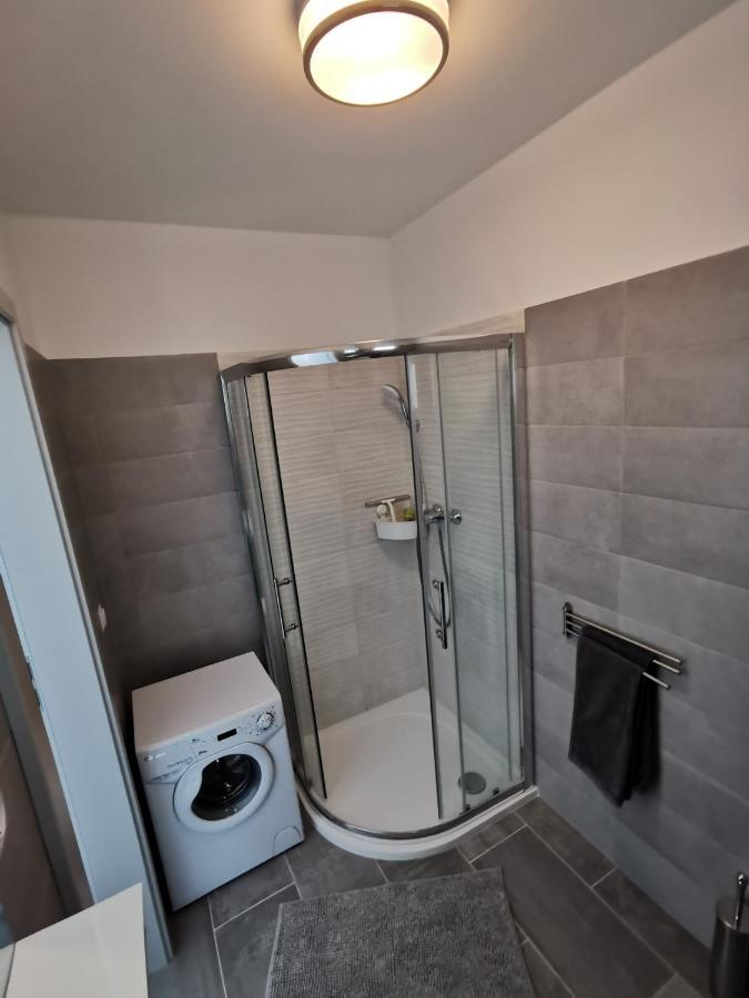 Antracit Apartman - Free Parking Pécs Extérieur photo