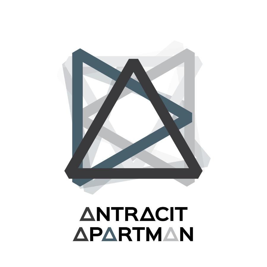 Antracit Apartman - Free Parking Pécs Extérieur photo