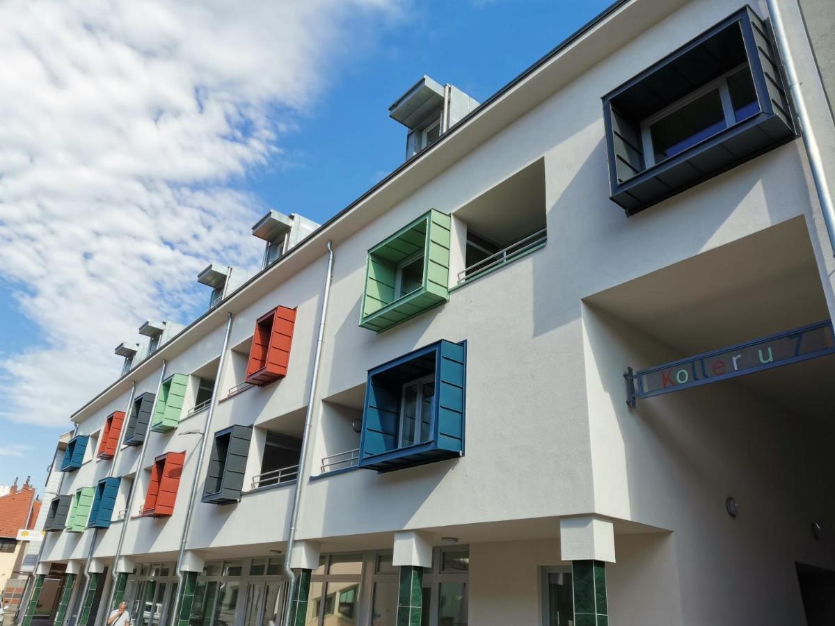 Antracit Apartman - Free Parking Pécs Extérieur photo